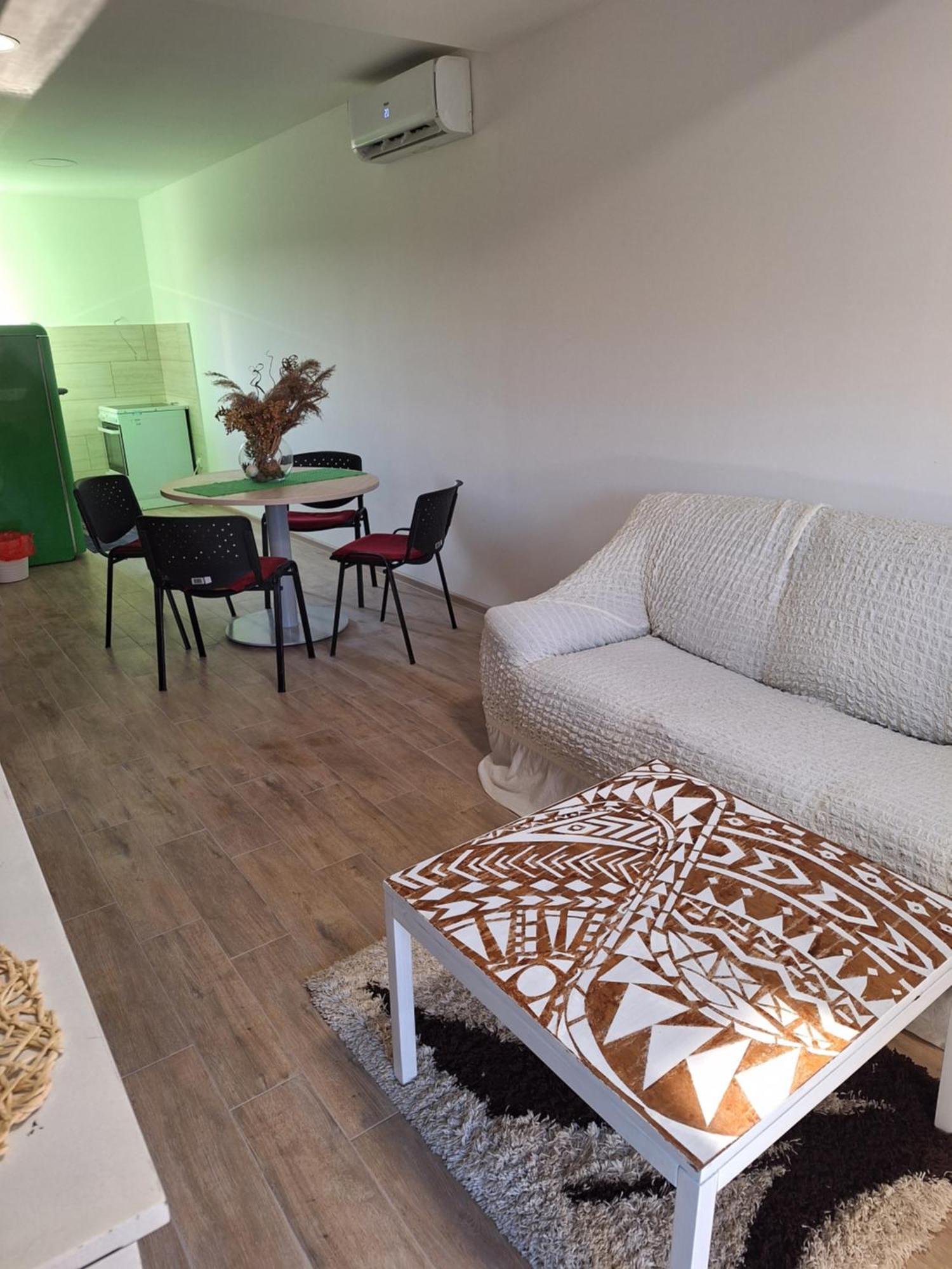 Expo Airport Otel Surčin Εξωτερικό φωτογραφία