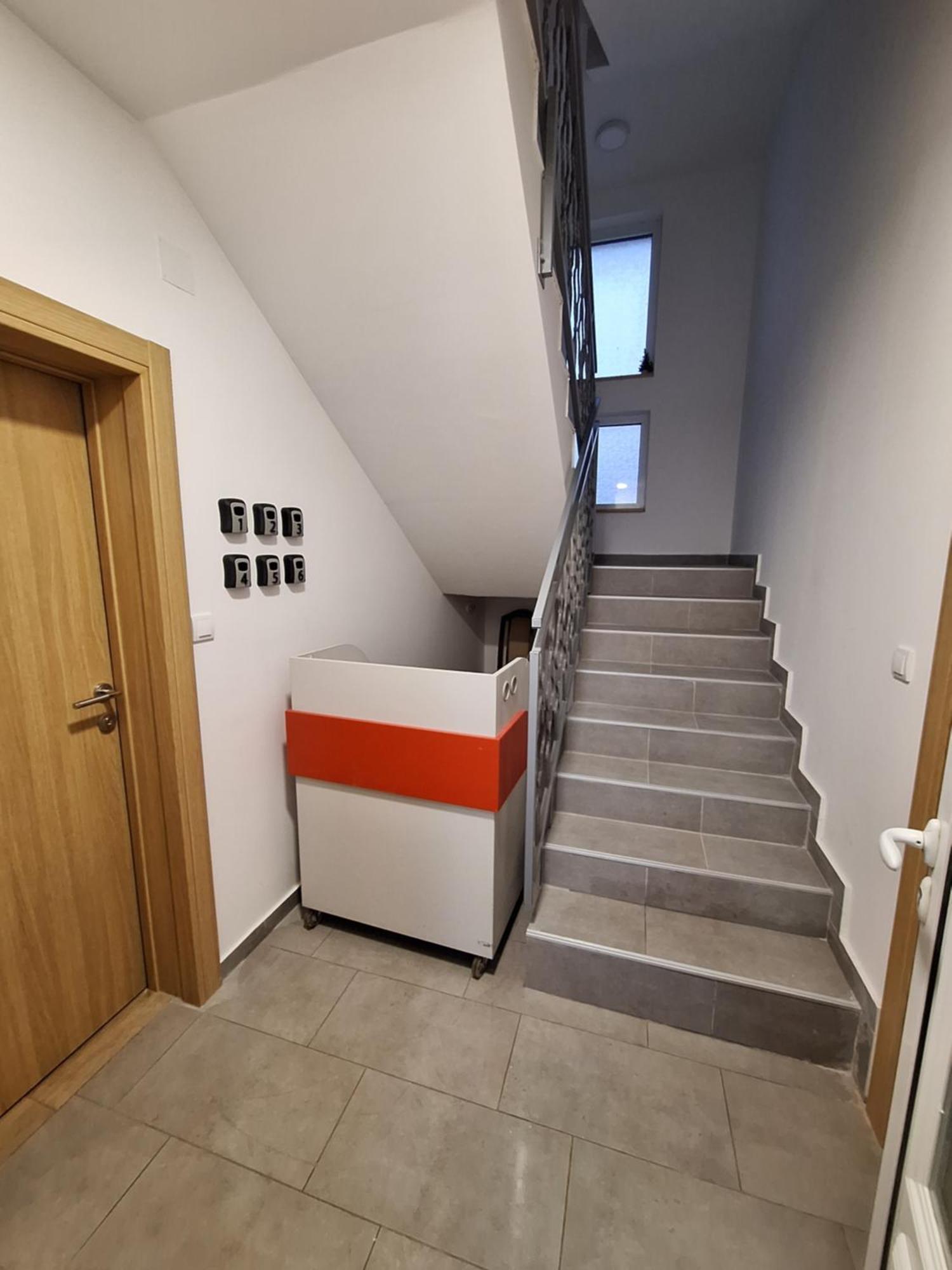 Expo Airport Otel Surčin Εξωτερικό φωτογραφία